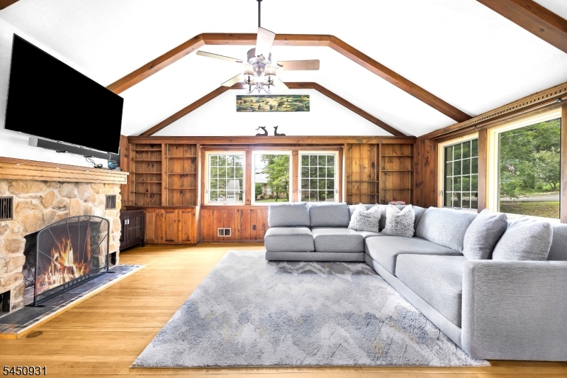 248 Johnston Dr