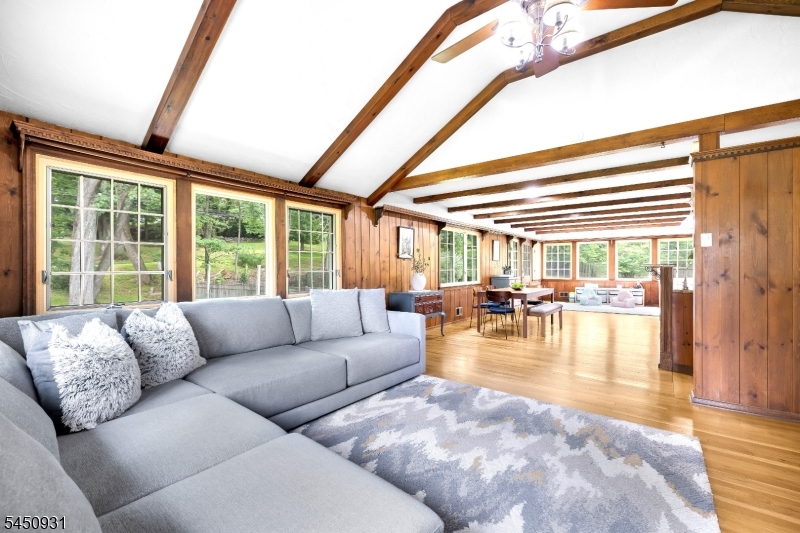 248 Johnston Dr