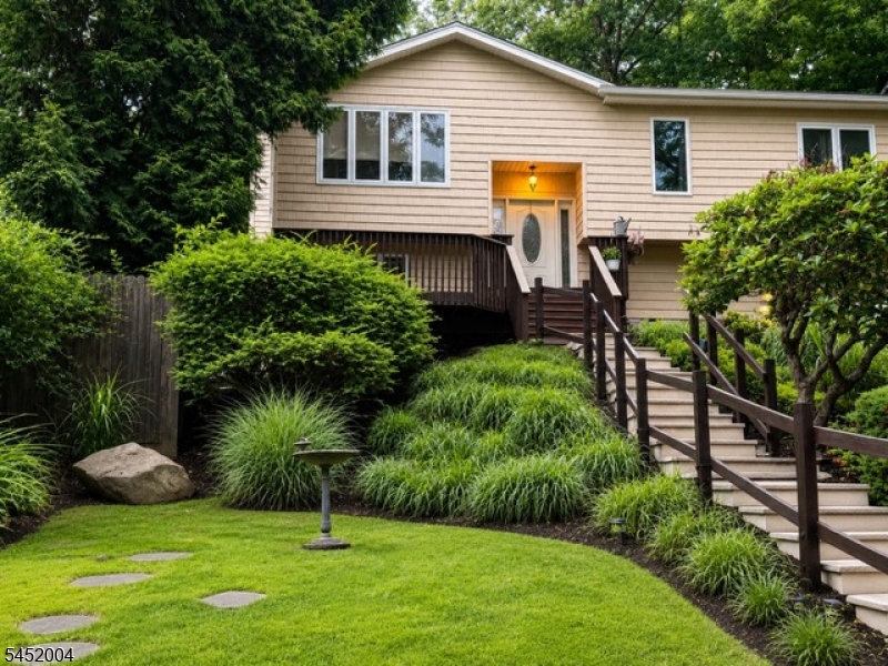 72 W Lake Shore Dr