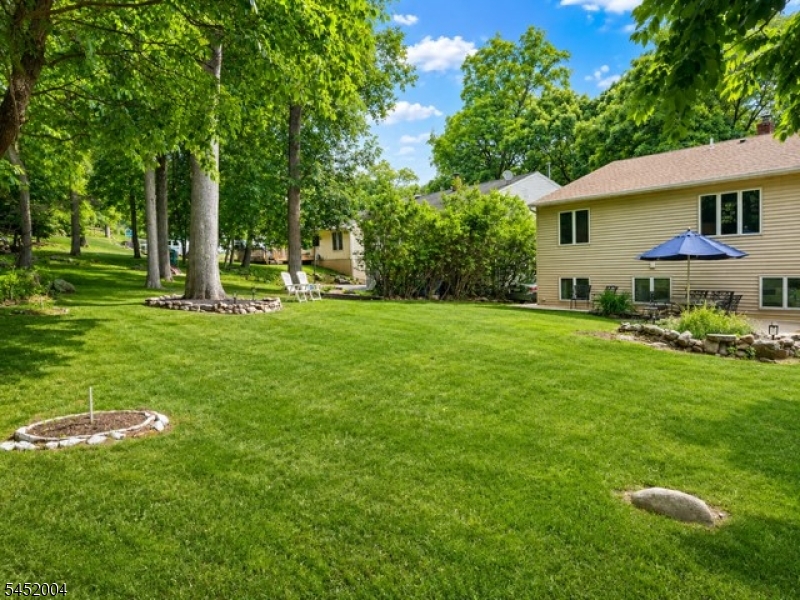 72 W Lake Shore Dr