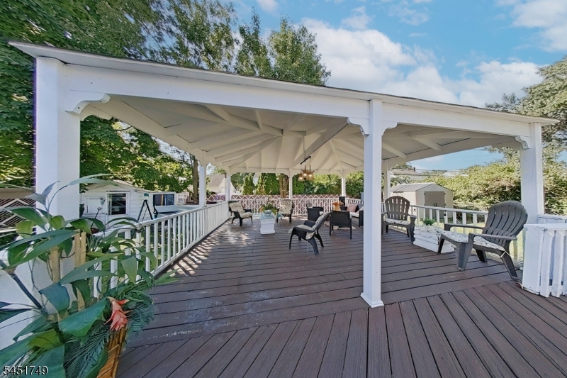 112 Elmwood Dr