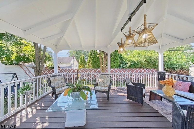 112 Elmwood Dr