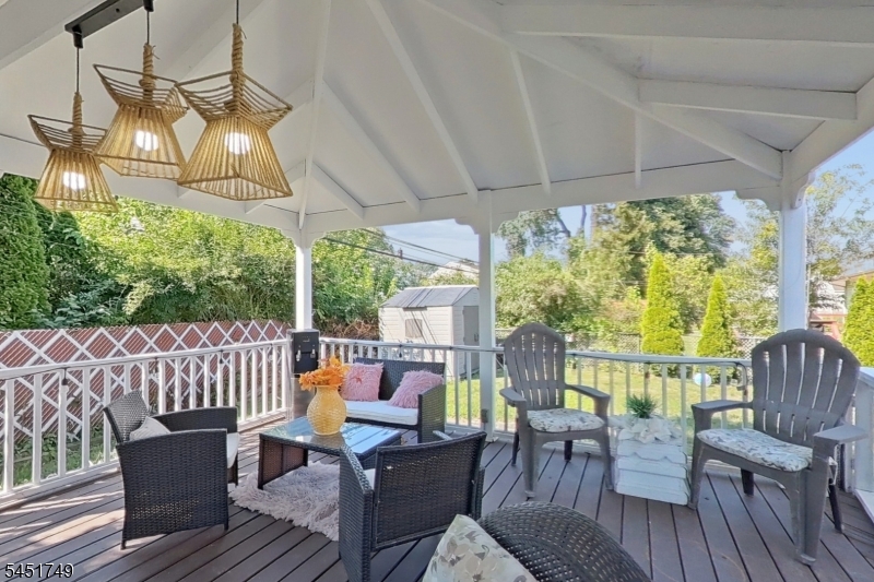 112 Elmwood Dr