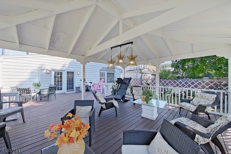 112 Elmwood Dr
