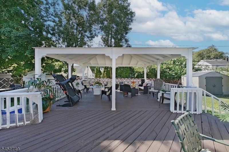 112 Elmwood Dr