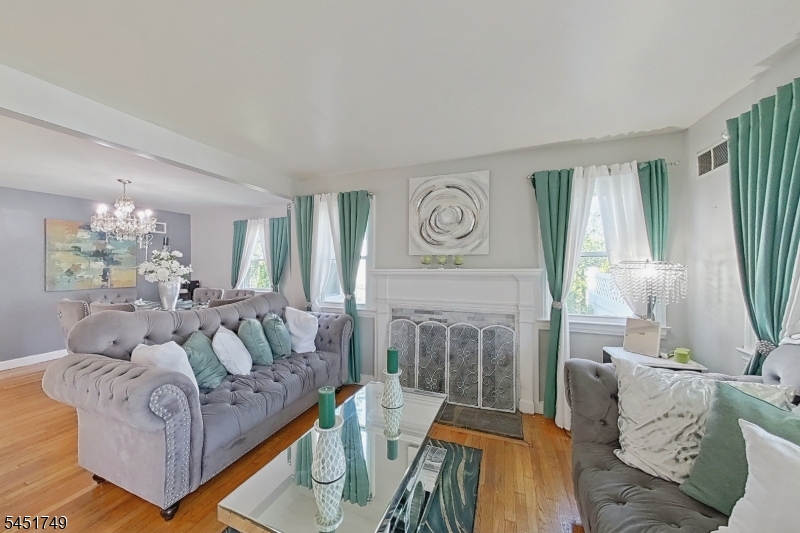 112 Elmwood Dr