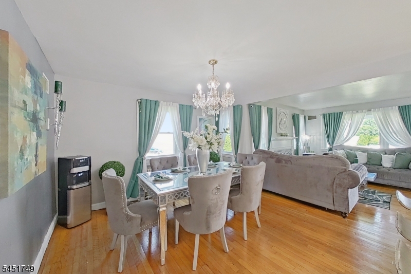112 Elmwood Dr