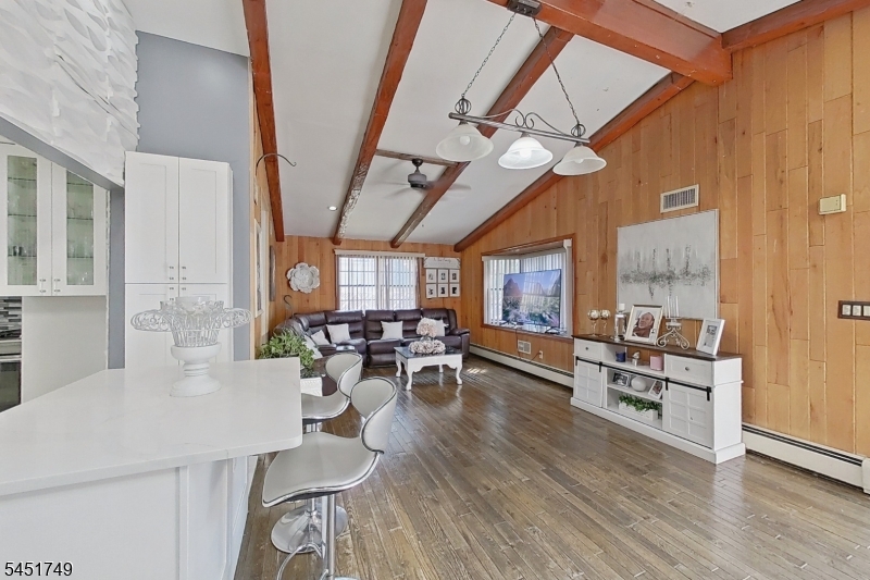 112 Elmwood Dr