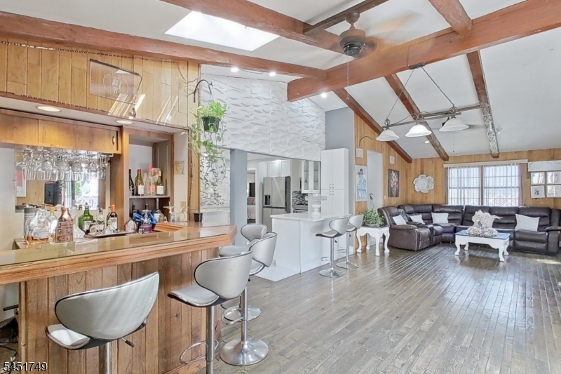112 Elmwood Dr
