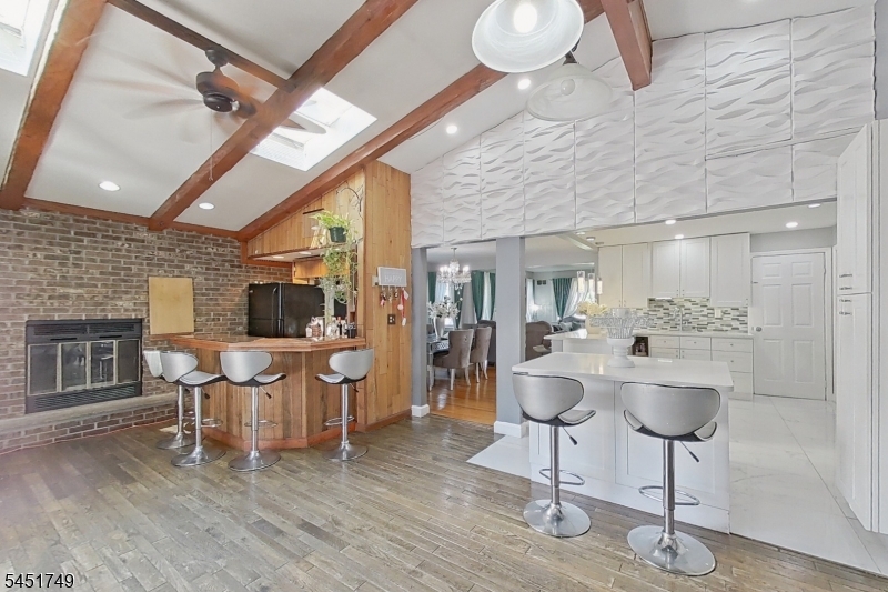 112 Elmwood Dr