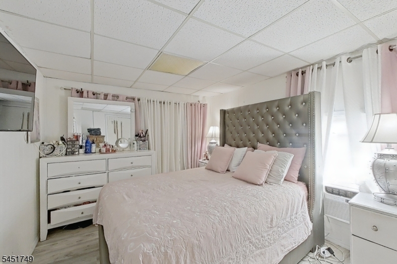 112 Elmwood Dr