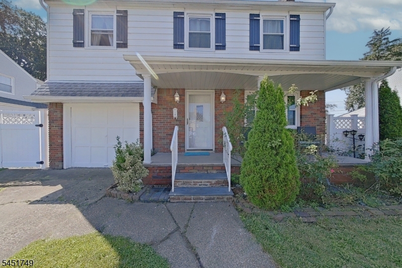 112 Elmwood Dr
