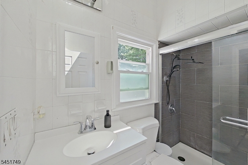 112 Elmwood Dr