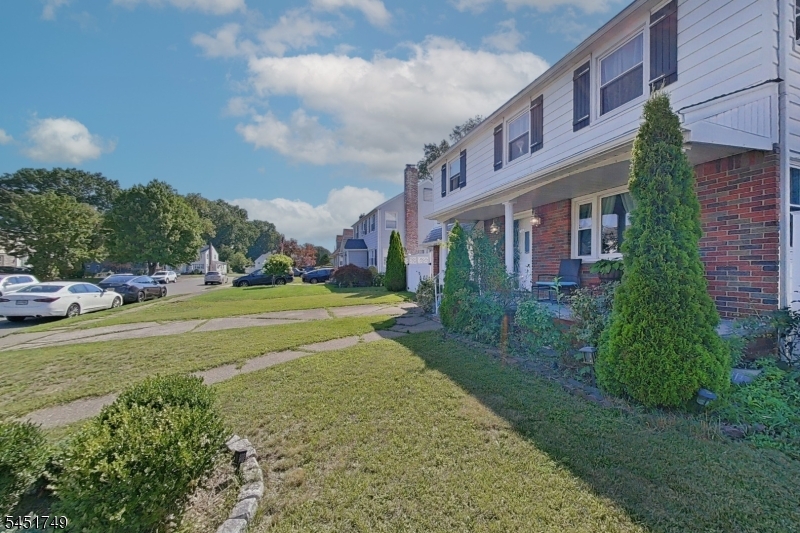 112 Elmwood Dr
