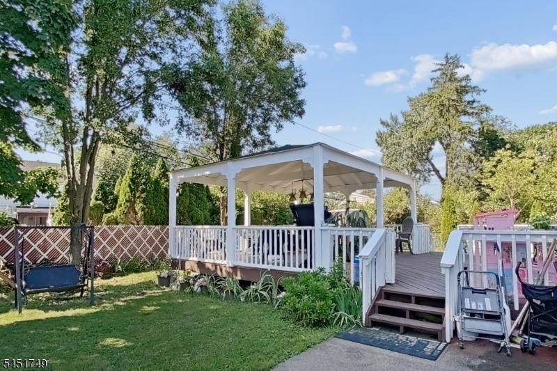 112 Elmwood Dr