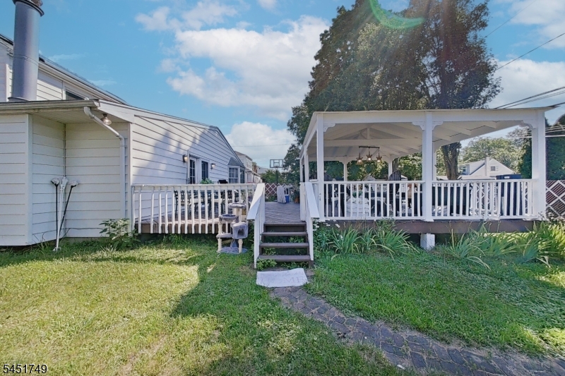 112 Elmwood Dr