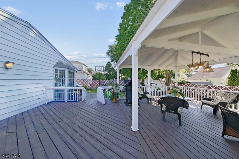 112 Elmwood Dr