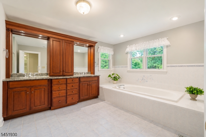 40 Newland Ct
