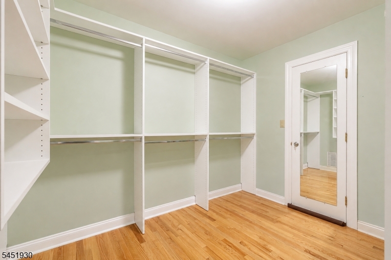 40 Newland Ct