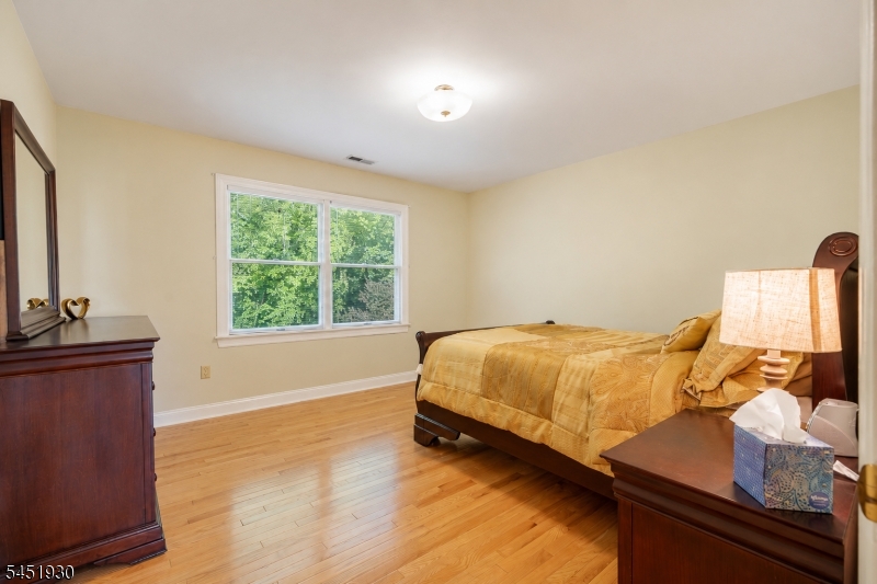 40 Newland Ct