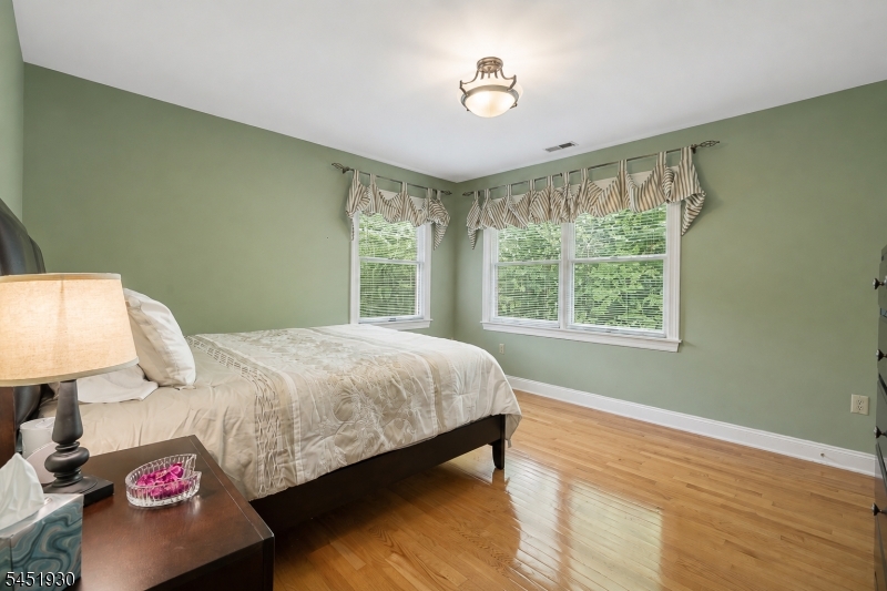 40 Newland Ct