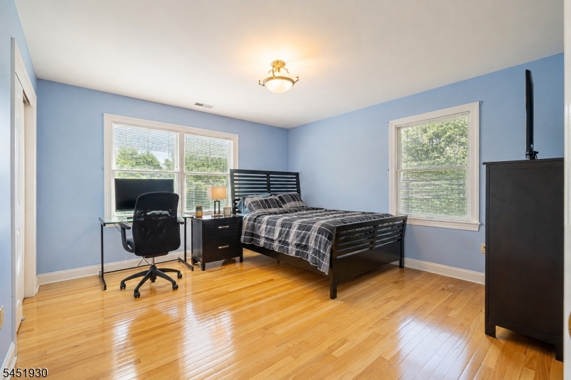 40 Newland Ct
