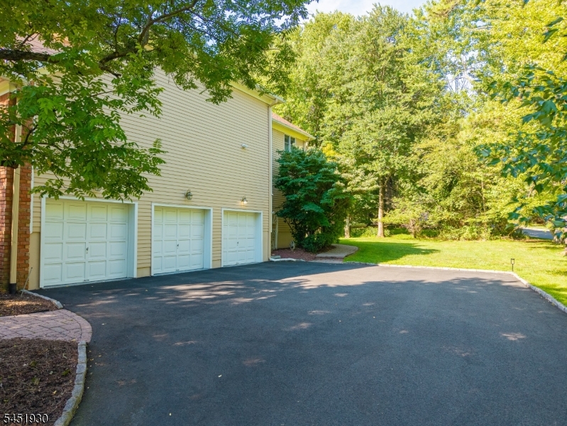 40 Newland Ct