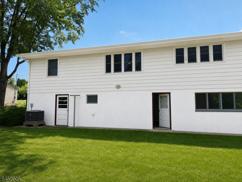 124 Main St