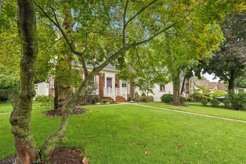 36 Burnet Hill Rd