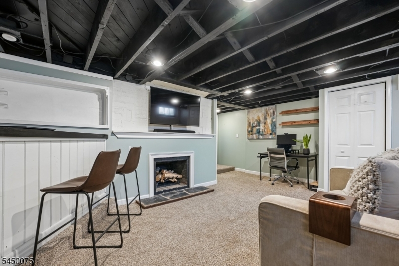 36 Burnet Hill Rd