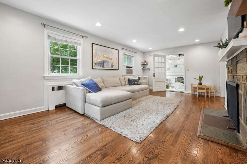 36 Burnet Hill Rd