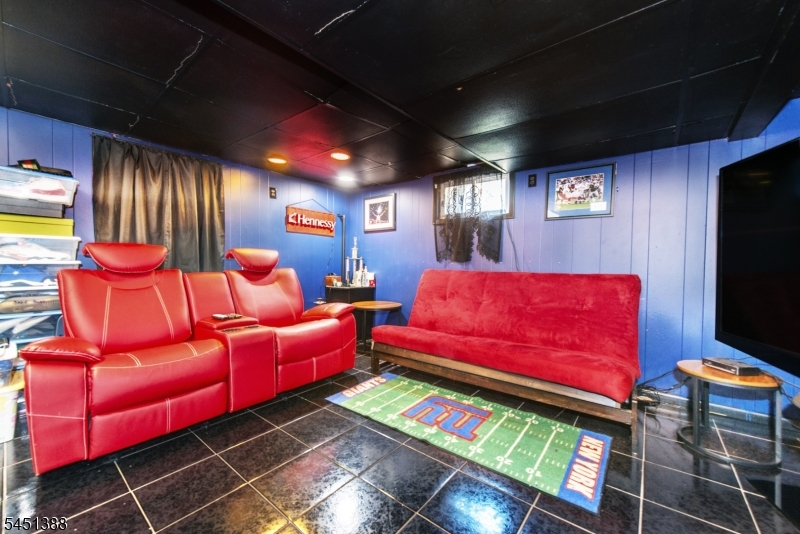 85 Bloomfield Ave
