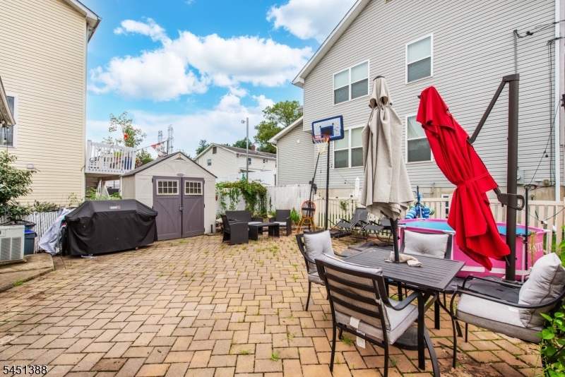 85 Bloomfield Ave