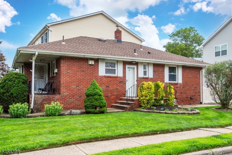 85 Bloomfield Ave