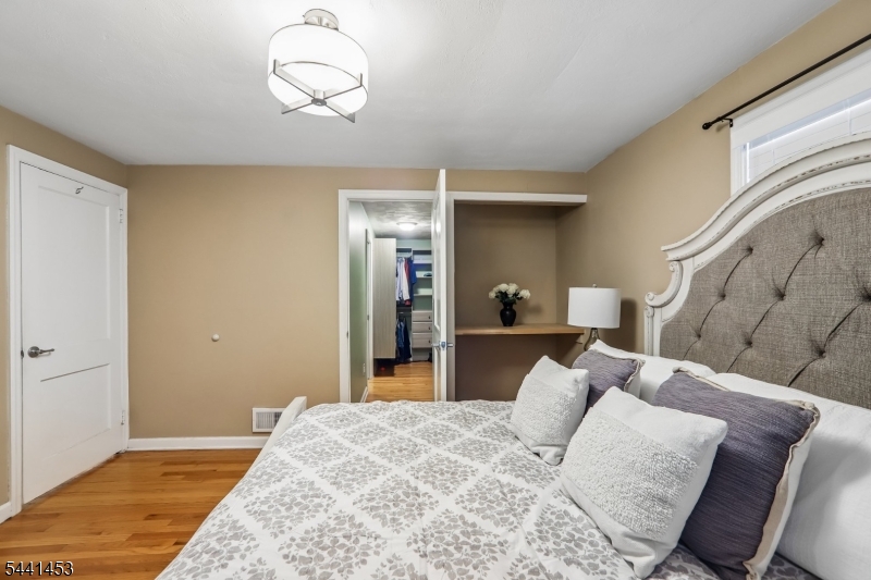1661 Ramapo Way