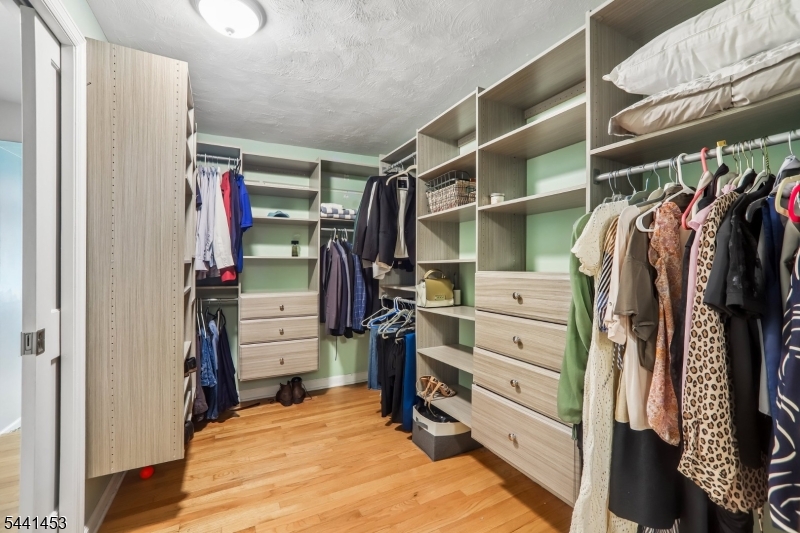 1661 Ramapo Way