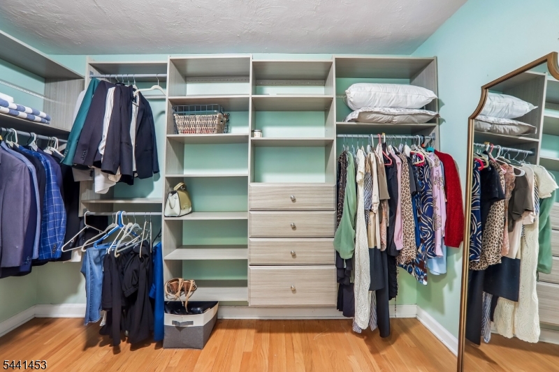 1661 Ramapo Way