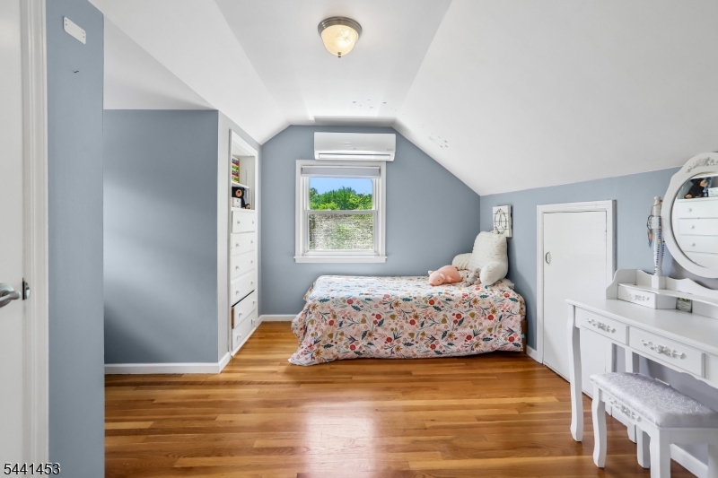 1661 Ramapo Way