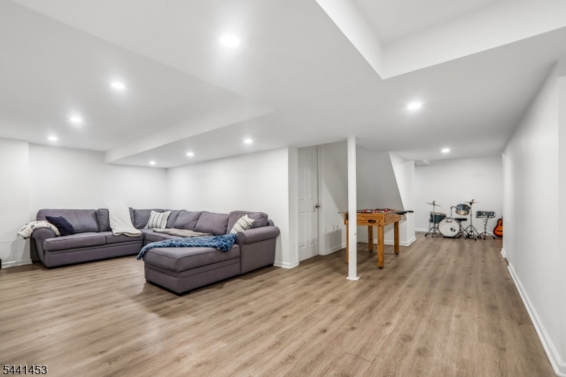 1661 Ramapo Way