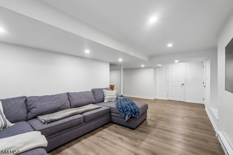 1661 Ramapo Way