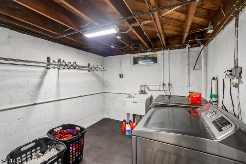1661 Ramapo Way