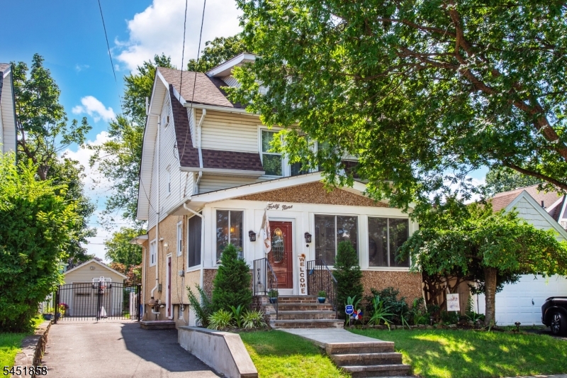 49 Bell St