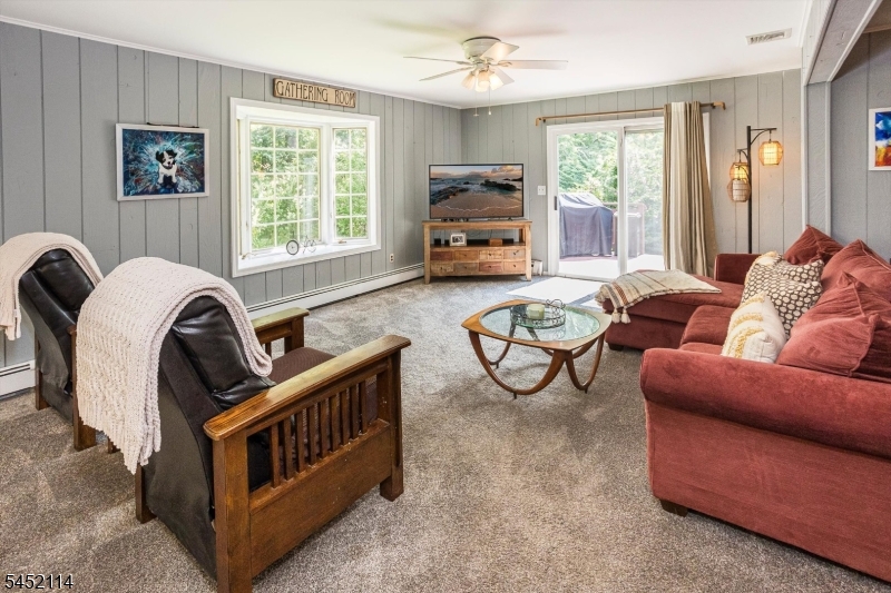 10 Holly Dr