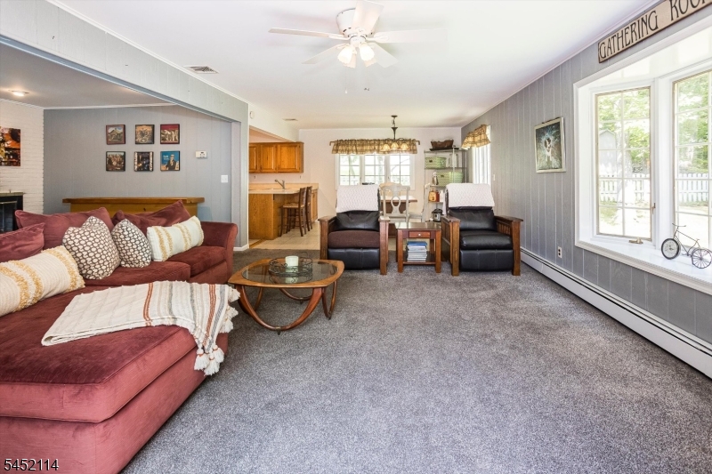 10 Holly Dr
