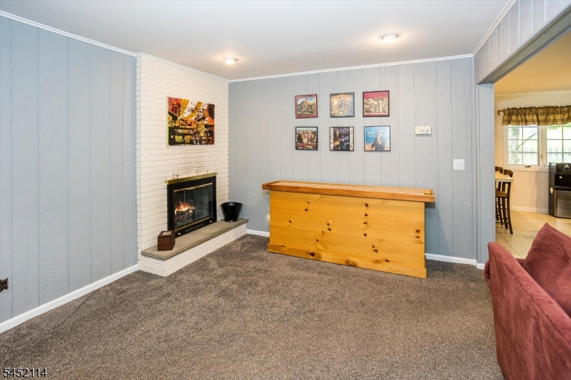 10 Holly Dr
