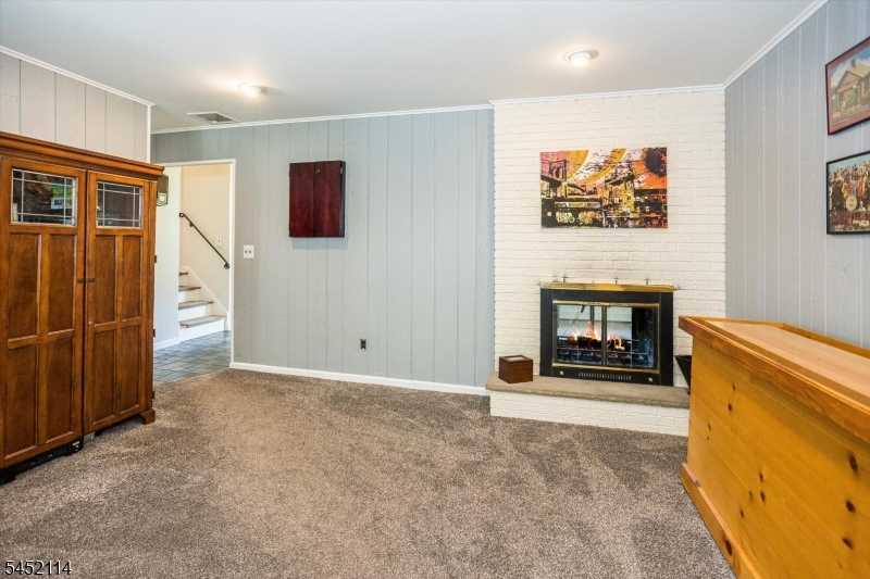 10 Holly Dr