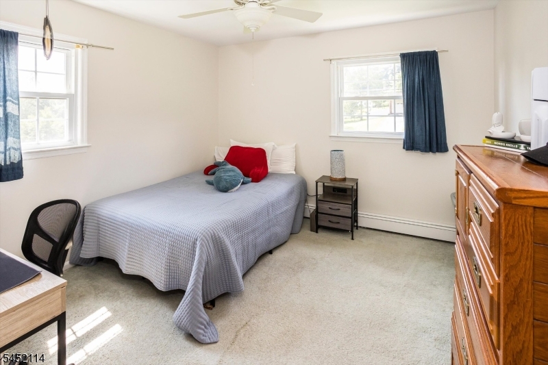 10 Holly Dr