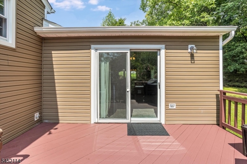 10 Holly Dr
