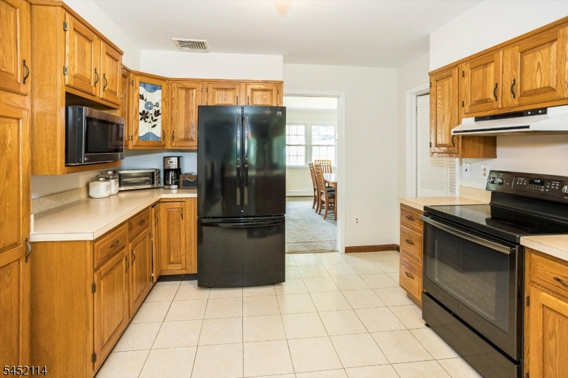 10 Holly Dr