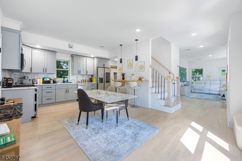 203 Queen Anne Rd